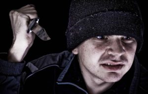 Сонник Бандити в будинку: напад у сні бачити до чого сниться?