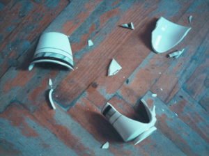 Сонник Розбита Чашка для жінки уві сні бачити до чого сниться? Сонник Розбита Чашка для жінки уві сні бачити до чого сниться?