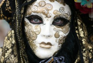 Сонник Маска на обличчі людини у сні бачити до чого сниться? Сонник Маска на обличчі людини у сні бачити до чого сниться?