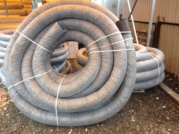 Укладання дренажних труб: вибираємо і монтуємо гофровані, перфоровані магістралі з геотканью