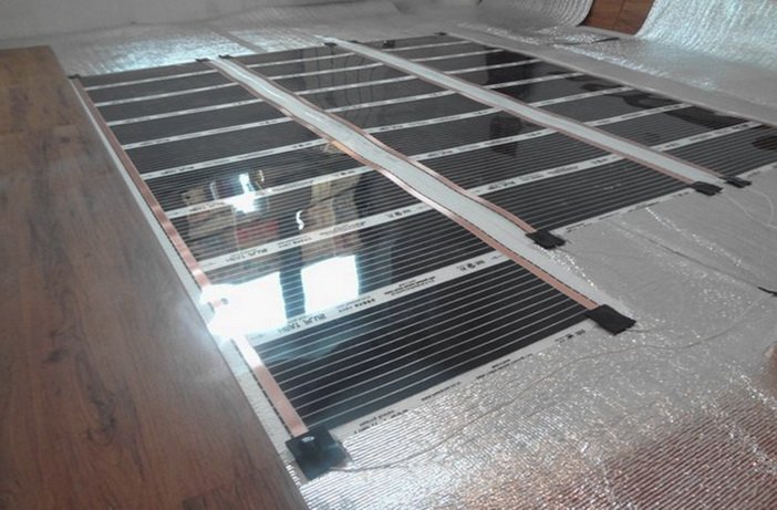 Тепла підлога з інфрачервоним обігрівом