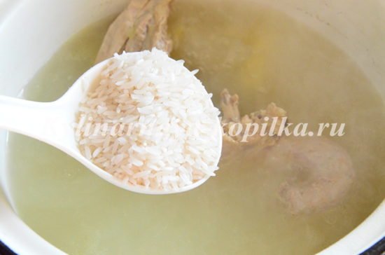 Розсольник з рисом і солоними огірками: рецепт з фото