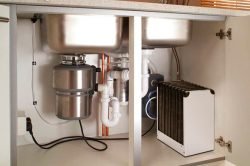 Подрібнювач (діспоузер) для харчових та органічних відходів. Як вибрати і встановити прилад на раковину