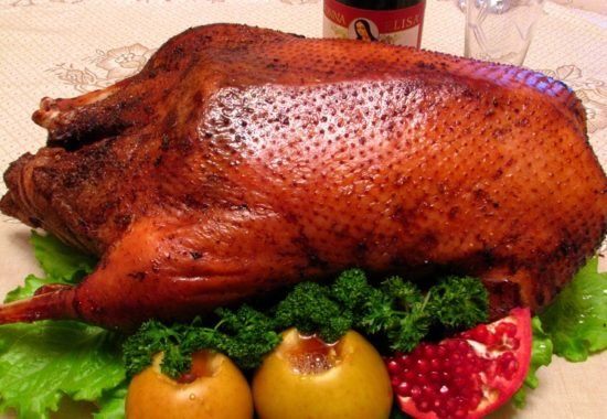 Як приготувати гусака в духовці, щоб мясо було мяким і соковитим