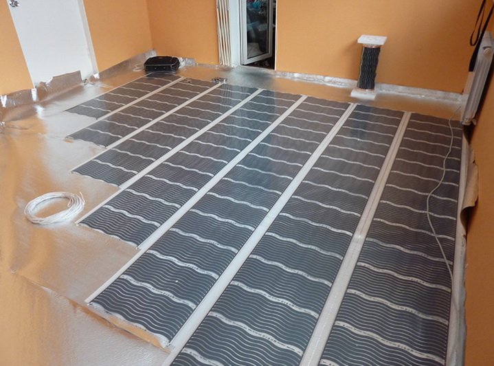 Тепла підлога з інфрачервоним обігрівом