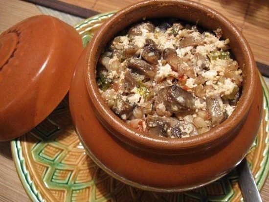 Гречка з мясом у горщиках в духовці: рецепти з фото