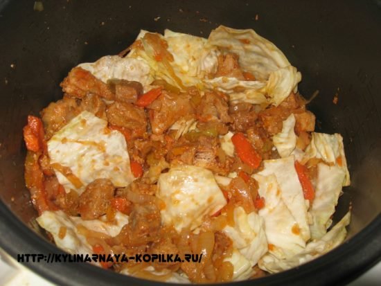Мясо, тушковану з овочами в мультиварці