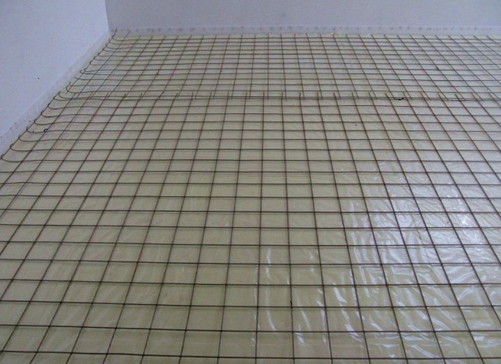 Як робиться стяжка для теплої підлоги