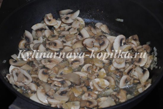 Печеня з мясом, грибами і картоплею в духовці: рецепт з фото