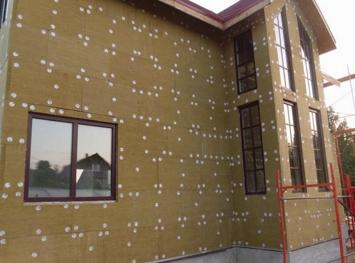 Утеплювачі і штукатурки для мокрого фасаду