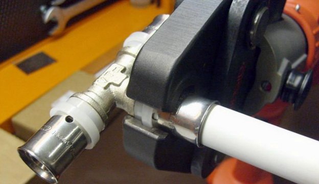 Надійний монтаж (зєднання) металопластикових труб   як зробити