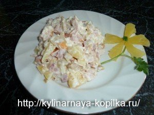 Салат з куркою і оливками