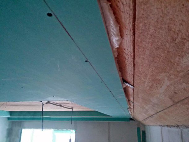Способи кріплення гіпсокартону до стелі: 3 способу, вартість