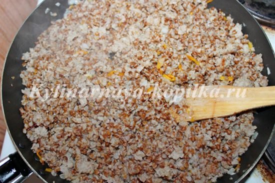 Гречка з фаршем на сковороді: покроковий рецепт з фото