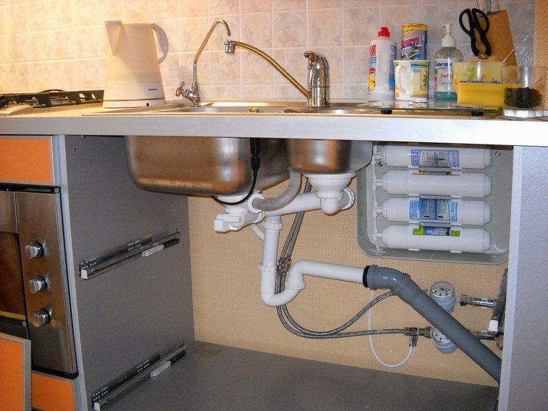 Як вибрати і встановити фільтр для води під мийку