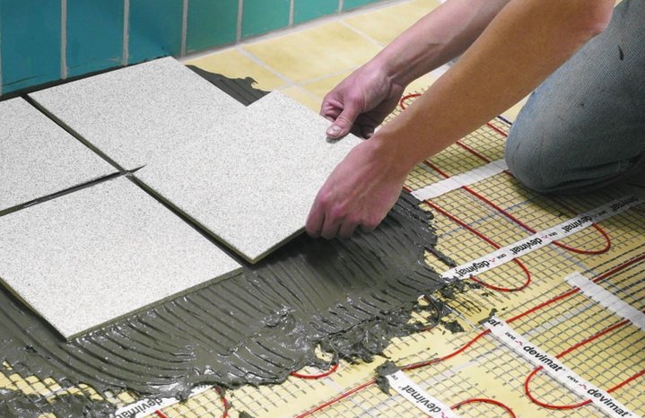 Водяний або електричний тепла підлога,   що вибрати, як робляться