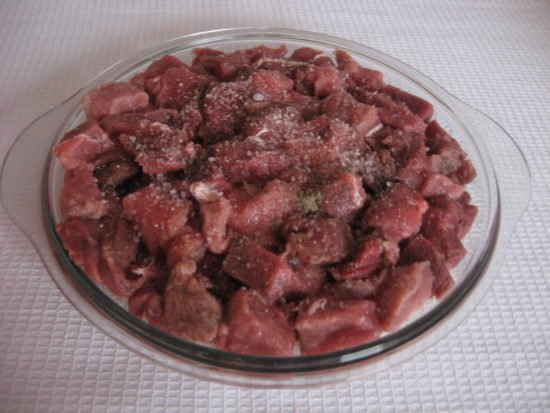 Смачно запекти мясо в духовці