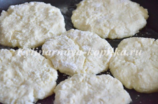 Рецепт сирників класичних на сковороді