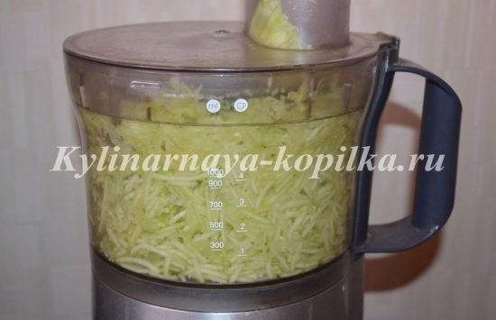 Солодкий пиріг з кабачків в духовці