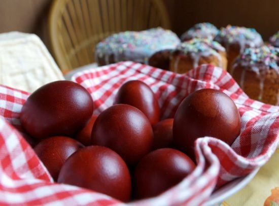 Як пофарбувати яйця на Великдень своїми руками