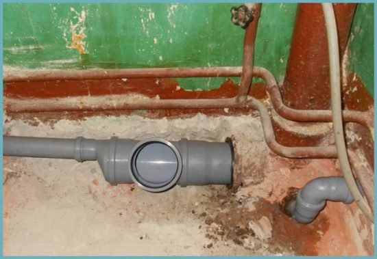 Перенесення унітазу в бік від стояка: монтаж своїми руками