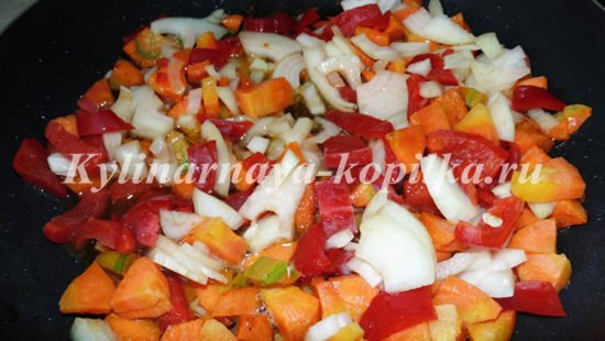 Печеня зі свинини з картоплею: рецепт з фото на сковороді