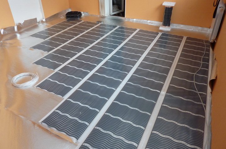 Водяний або електричний тепла підлога,   що вибрати, як робляться