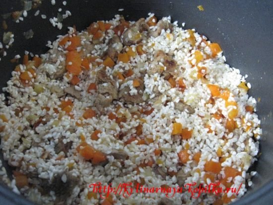 Плов з мясом в мультиварці