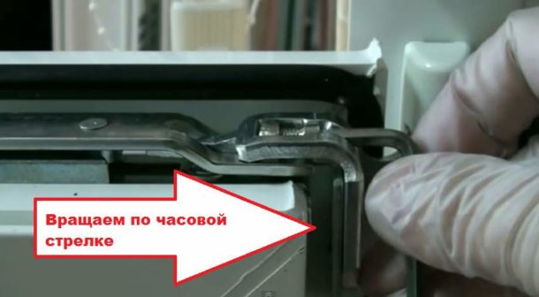 Регулювання пластикової балконних дверей самостійно (відео)