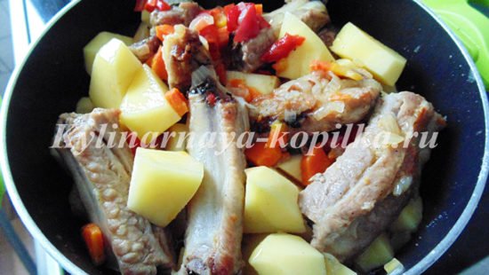Печеня зі свинини з картоплею: рецепт з фото на сковороді