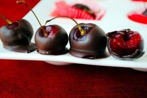 Огляд сорти черешні Чорна солодкість: особливості та користь ягід