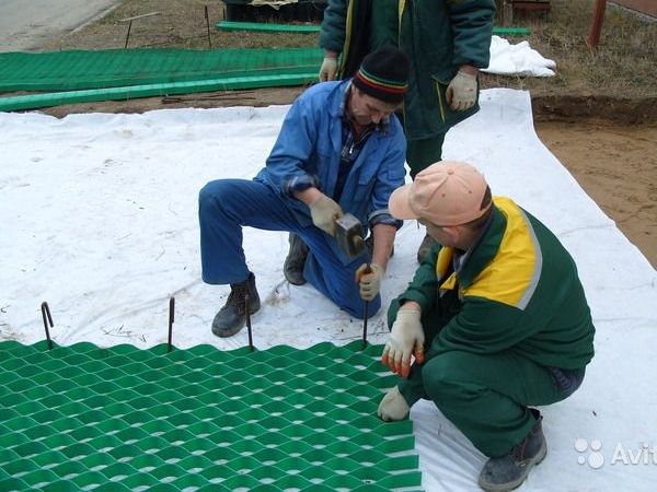 Як зробити экопарковку на дачі своїми руками — відео