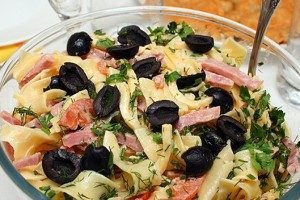 Прості і смачні салати на стіл на Новий рік: покрокові рецепти з фото