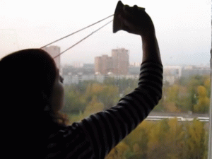 Магнітна щітка для миття вікон або секрет швидкої і безпечної чищення скла