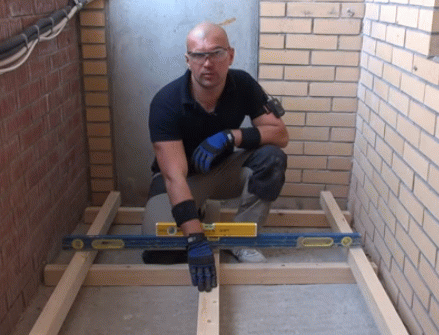 Покроковий ремонт лоджії: 2 варіанти чистової обробки для починаючого майстра