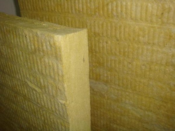 Як виконати утеплення горища в приватному будинку своїми руками максимально ефективно і недорого
