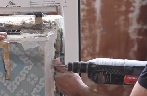 Як самостійно встановити балконні двері за 16 простих кроків