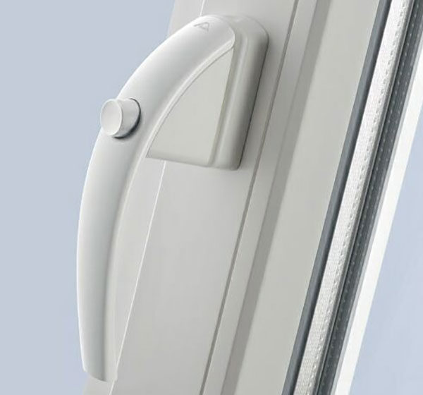 Замки на пластикові вікна від дітей та інші ефективні засоби безпеки: 6 основних видів