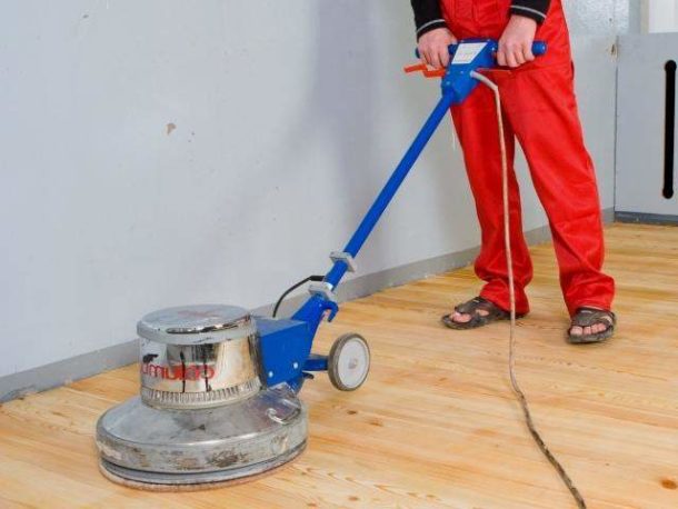 Можна покласти плитку на деревяну підлогу на кухні