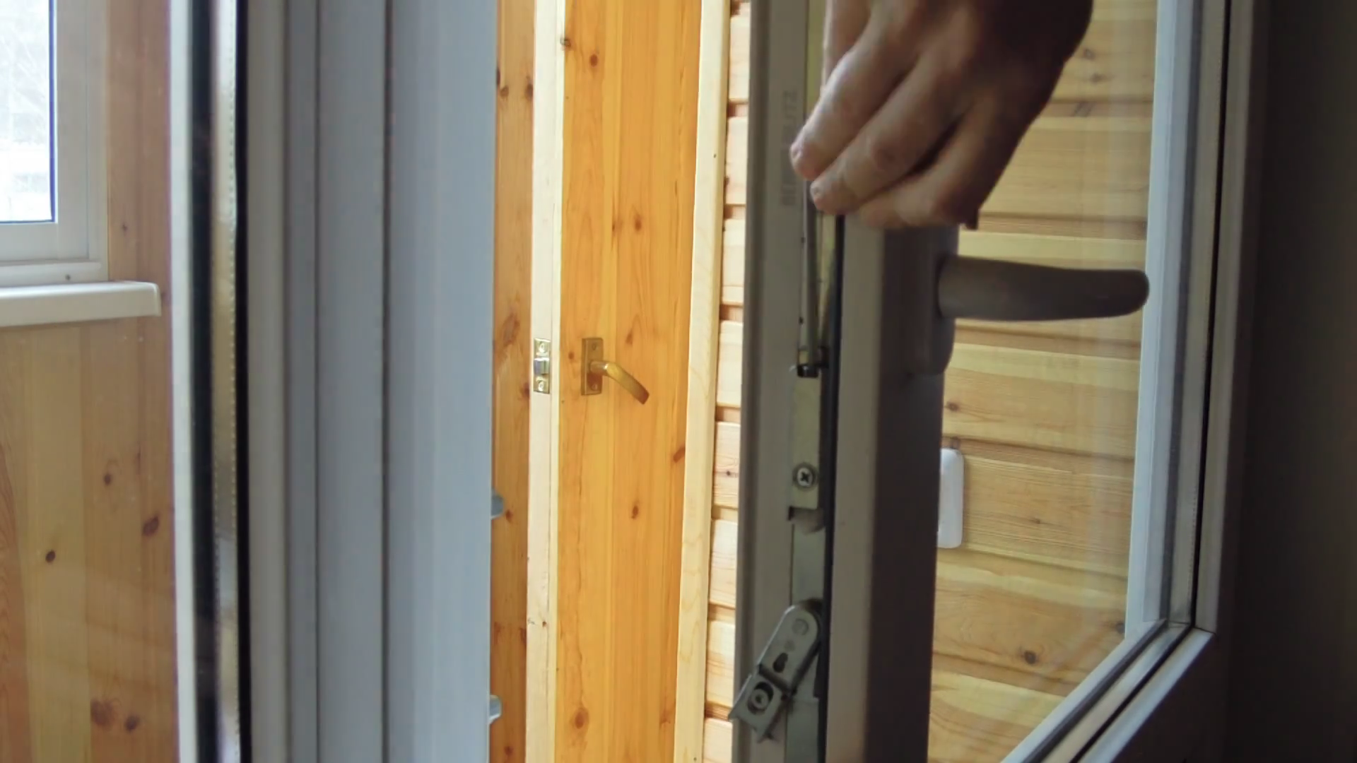 Як виконується регулювання пластикових вікон і дверей самостійно — прості інструкції для кращого результату