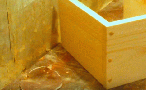 Як зробити полицю на стіну своїми руками: 3 простих варіанти для новачка