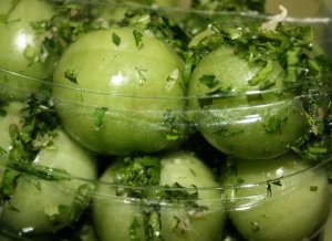 Як солити помідори холодним способом: рецепти, поради, фото і відео