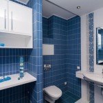 Фото дизайну ванної кімнати в синіх тонах