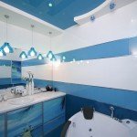Фото дизайну ванної кімнати в синіх тонах