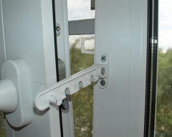 Запотівають пластикові вікна: що робити, 3 основних причини і їх усунення