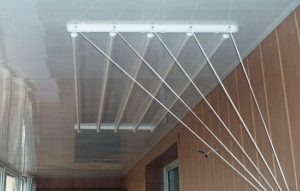 Сушарка для білизни на балкон — огляд 4 найбільш популярних рішень