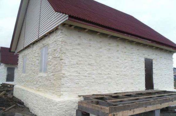 Пінополіуретан: все, що потрібно знати про це утеплювачі Пінополіуретан: все, що потрібно знати про це утеплювачі