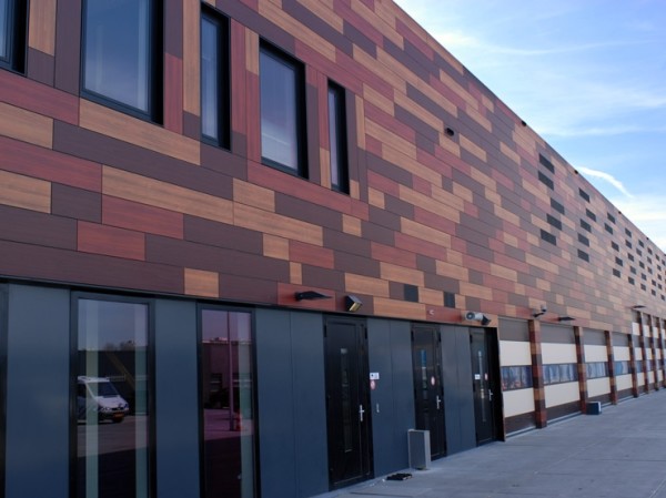 Фасадні панелі під дерево – функціональність і чудовий декор Фасадні панелі під дерево – функціональність і чудовий декор