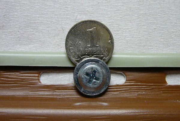 Металевий сайдинг під камінь: переваги, недоліки та керівництво з монтажу