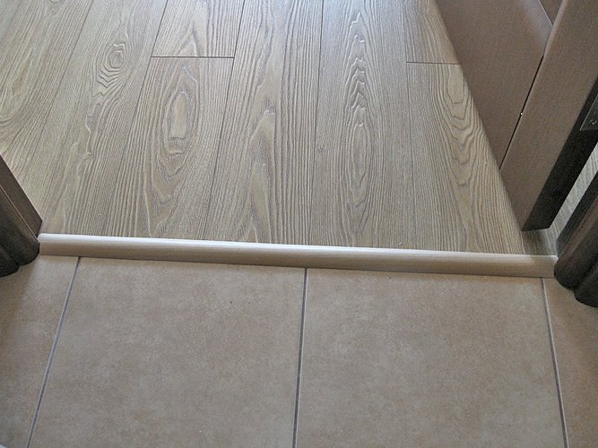 Як зістикувати паркет і плитку, види стикувань